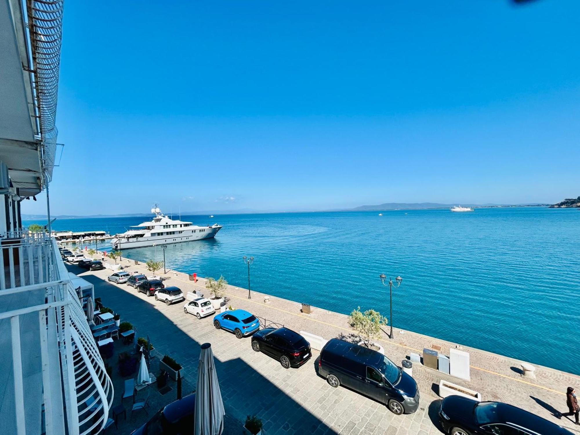 Molo 28 Beach Parking Ac 포르투산투스테파노 외부 사진